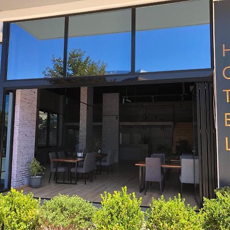 Nemesis Hotel Sarandë エクステリア 写真
