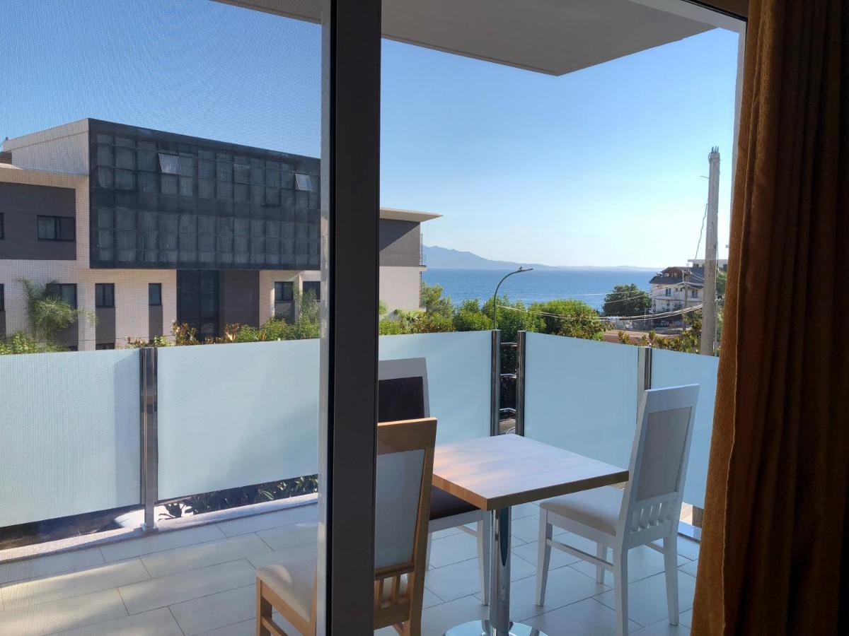 Nemesis Hotel Sarandë エクステリア 写真